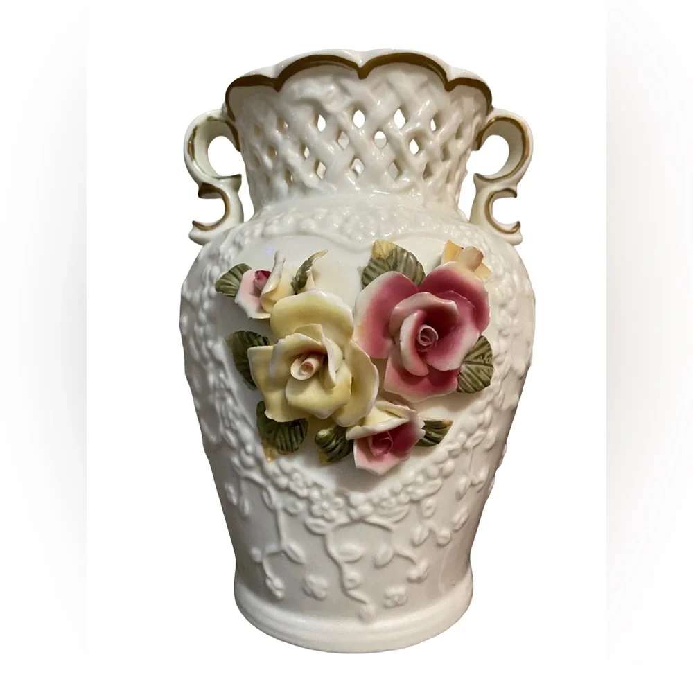 Capodimonte‎ Style Porcelain Vase And Basket Lattice Top White Gold Trim